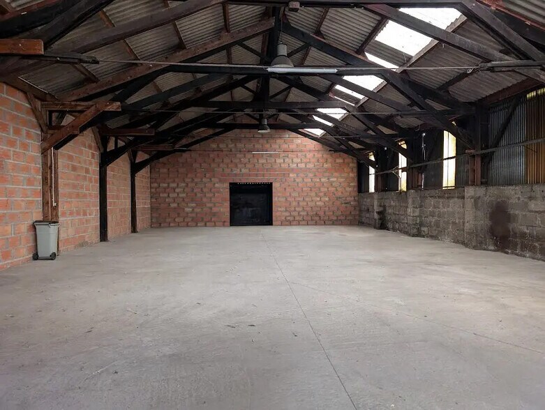 Industriel/Logistique dans Libourne à vendre - Photo de l’immeuble – Image 2 sur 3