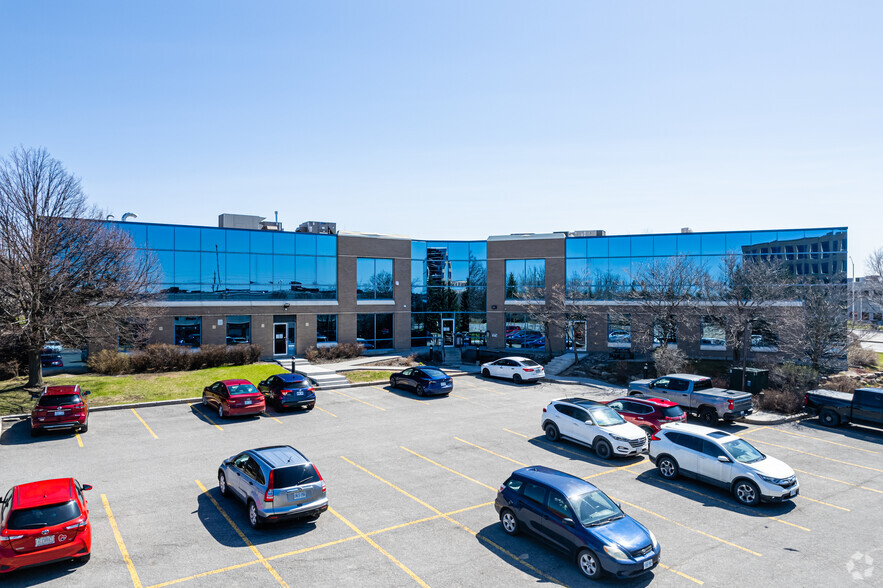 308 Palladium Dr, Ottawa, ON à louer - Photo de l’immeuble – Image 2 sur 6