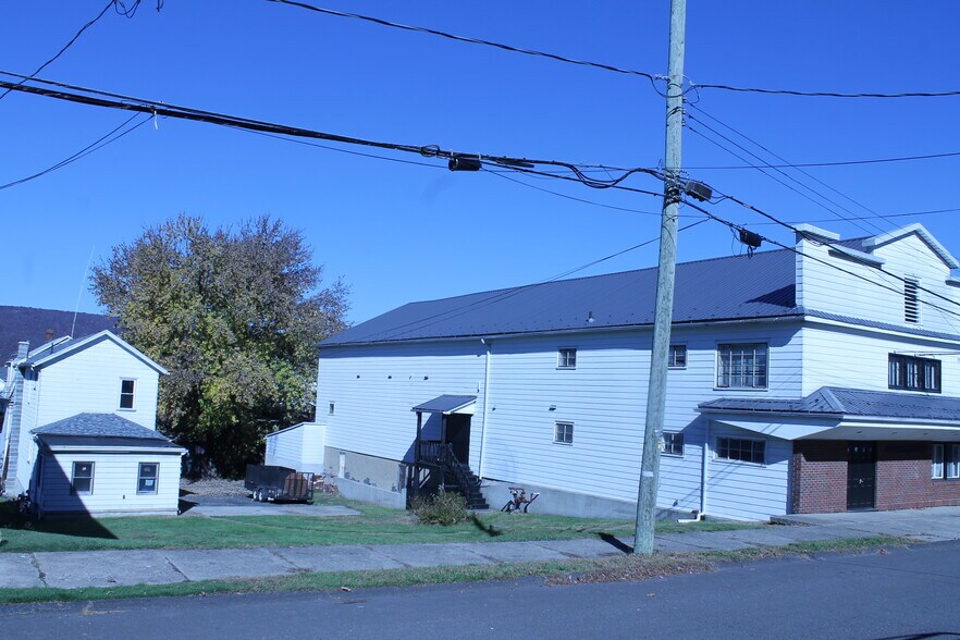 134-136 E Church St, Nanticoke, PA à vendre - Photo de l’immeuble – Image 3 sur 19