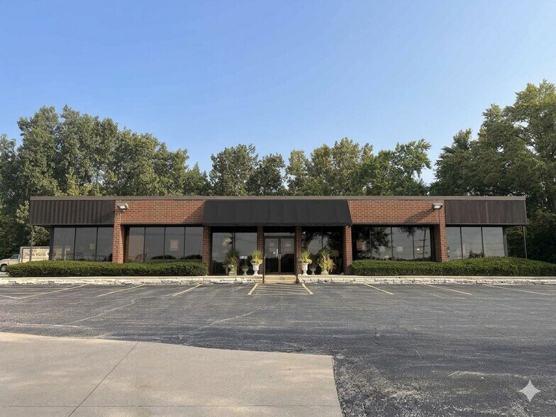 33W622 Roosevelt Rd, West Chicago, IL à louer - Photo de l’immeuble – Image 2 sur 3