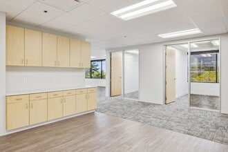 7090 S Union Park Ctr, Midvale, UT à louer Photo de l’immeuble– Image 1 sur 8