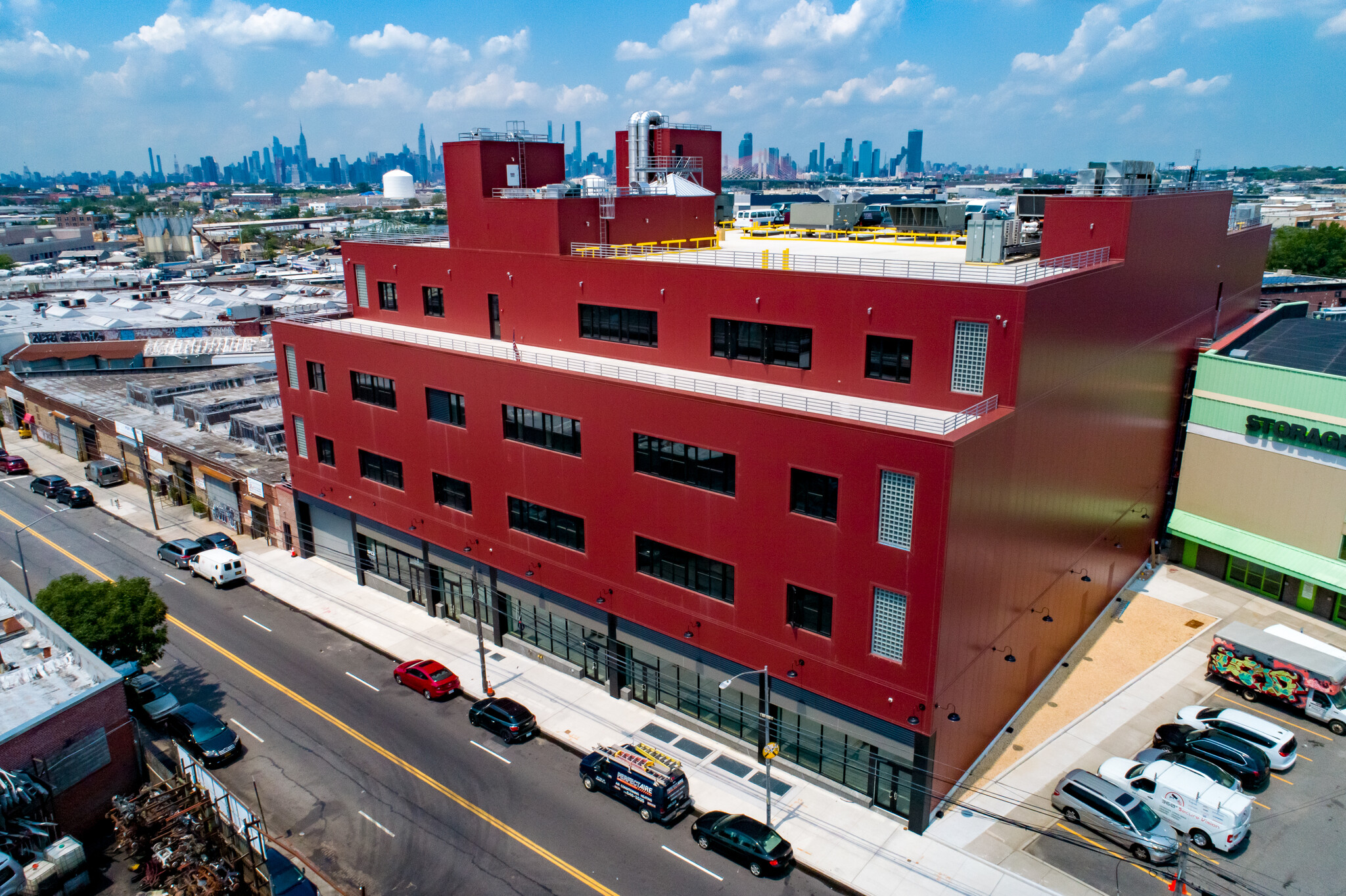 4805 Metropolitan Ave, Ridgewood, NY à louer Photo de l’immeuble– Image 1 sur 25