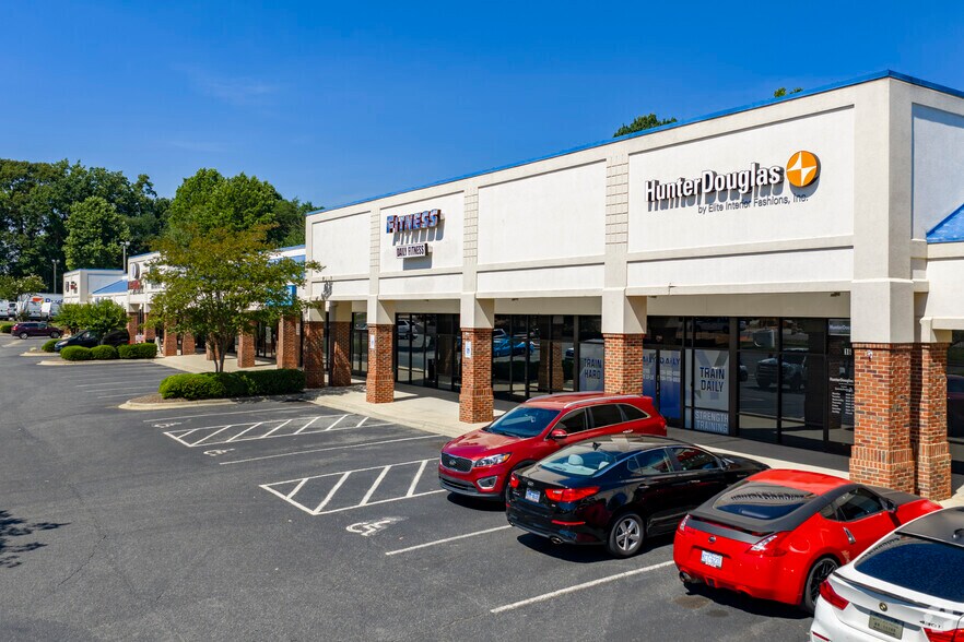 2785 Charlotte Hwy, Mooresville, NC à louer - Photo de l’immeuble – Image 3 sur 8