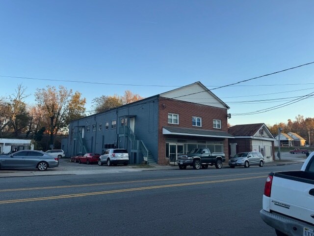 201 S Main St, Gretna, VA à vendre - Photo de l’immeuble – Image 2 sur 31