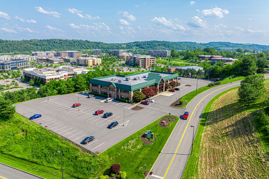 101 Hillpointe Dr, Canonsburg, PA à louer - Photo de l’immeuble – Image 2 sur 14