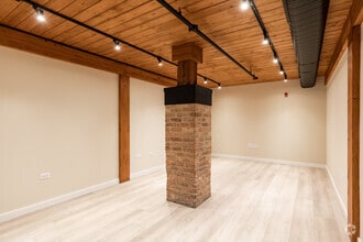 200-300 E 5th Ave, Naperville, IL à louer Photo intérieure– Image 1 sur 6
