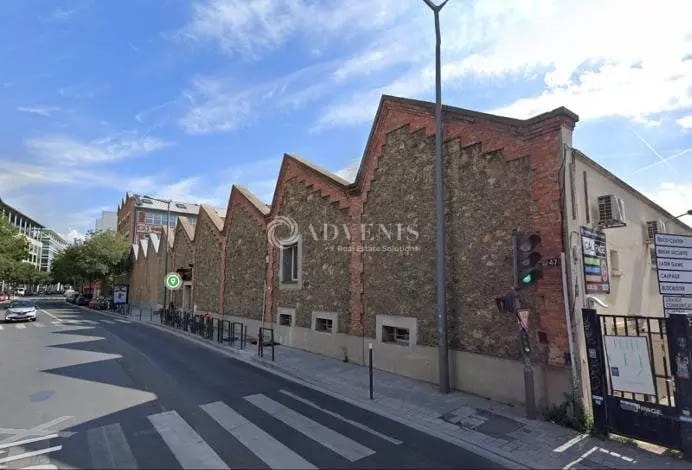 Local d’activités dans Courbevoie à louer - Photo de l’immeuble – Image 1 sur 6