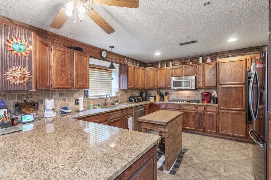 5295 Ganzer Rd W, Krum, TX à vendre - Photo de l’immeuble – Image 3 sur 5