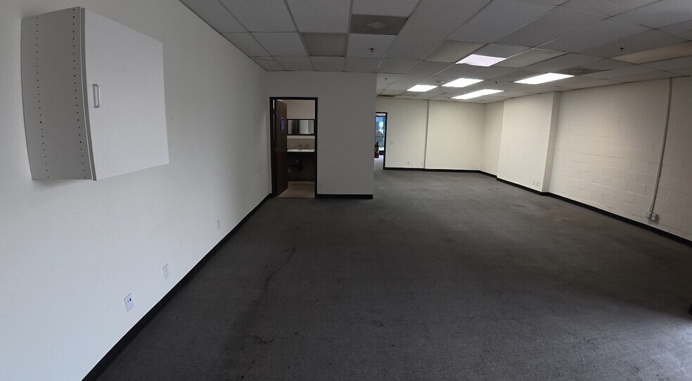 4411 DuPont Ct, Ventura, CA à louer - Photo intérieure – Image 2 sur 4