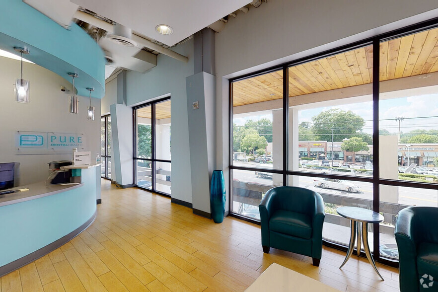 2285 Peachtree Rd NE, Atlanta, GA à louer - Photo de l’immeuble – Image 2 sur 25
