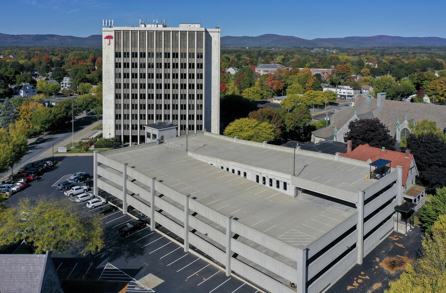 333 Glen St, Glens Falls, NY à louer - Photo de l’immeuble – Image 3 sur 22