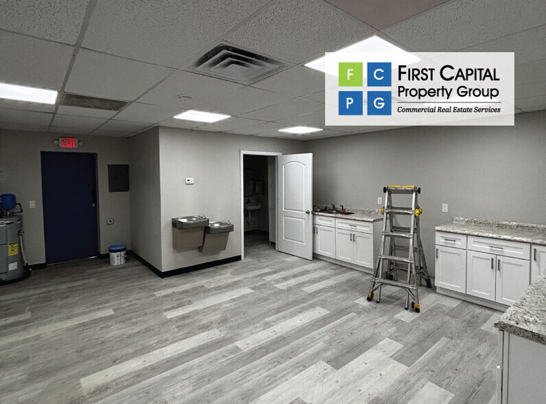 909 S Charles Richard Beall Blvd, Debary, FL à louer - Photo de l’immeuble – Image 3 sur 8