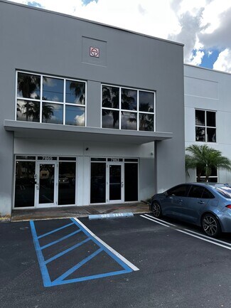 Plus de détails pour 7851-7863 NW 46th St, Doral, FL - Industriel/Logistique à louer