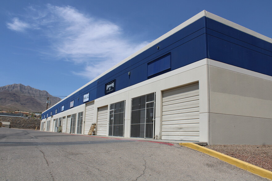 8935 Gateway Blvd S, El Paso, TX à louer - Photo de l’immeuble – Image 3 sur 4