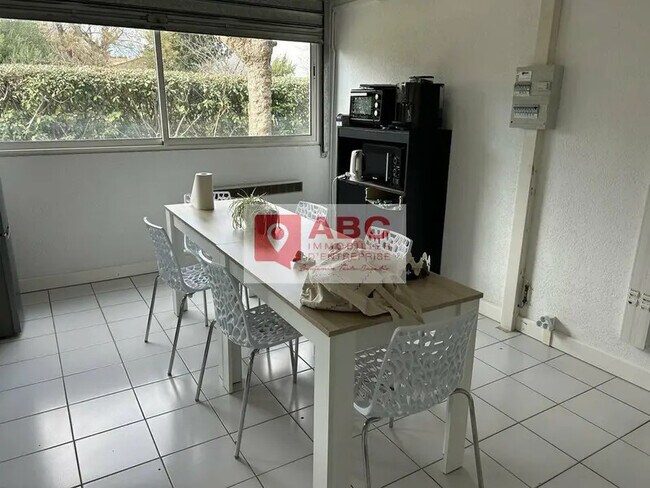 Plus de détails pour Bureau à louer
