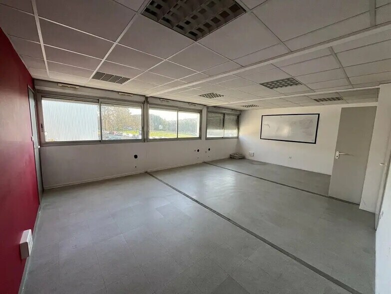 Bureau dans Bayonne à louer - Photo de l’immeuble – Image 2 sur 4