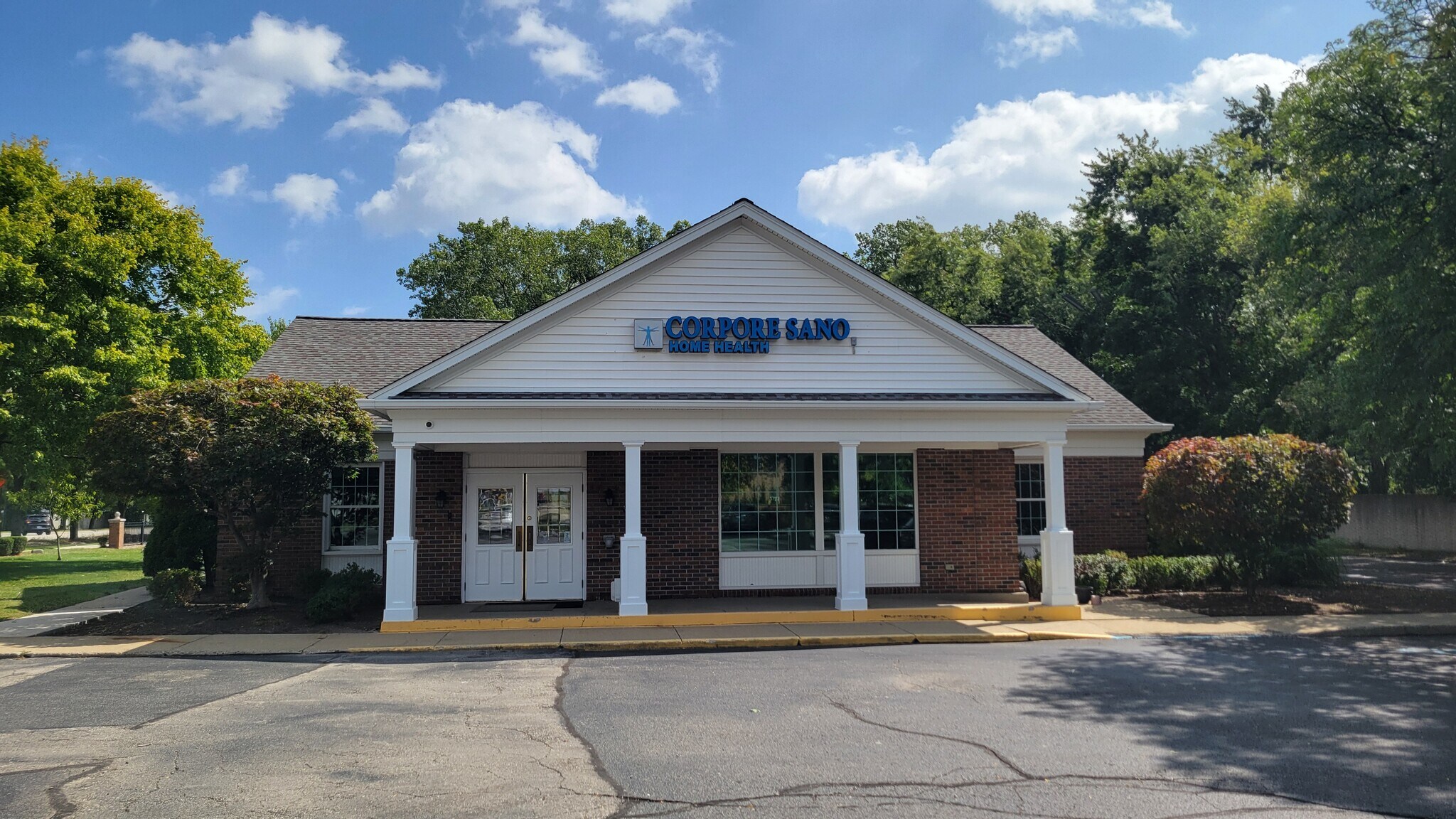 39475 Ann Arbor Rd E, Plymouth, MI à louer Photo de l’immeuble– Image 1 sur 27
