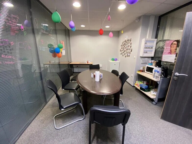 Bureau dans Le Coudray à louer - Photo de l’immeuble – Image 2 sur 21
