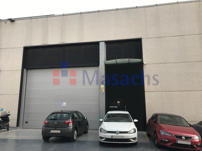 Industriel/Logistique dans Terrassa, Barcelona à louer - Photo de l’immeuble – Image 2 sur 12