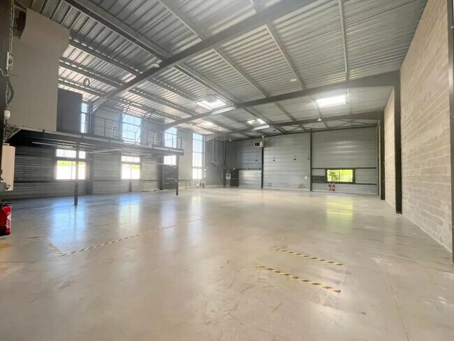 Plus de détails pour Industriel/Logistique à vendre
