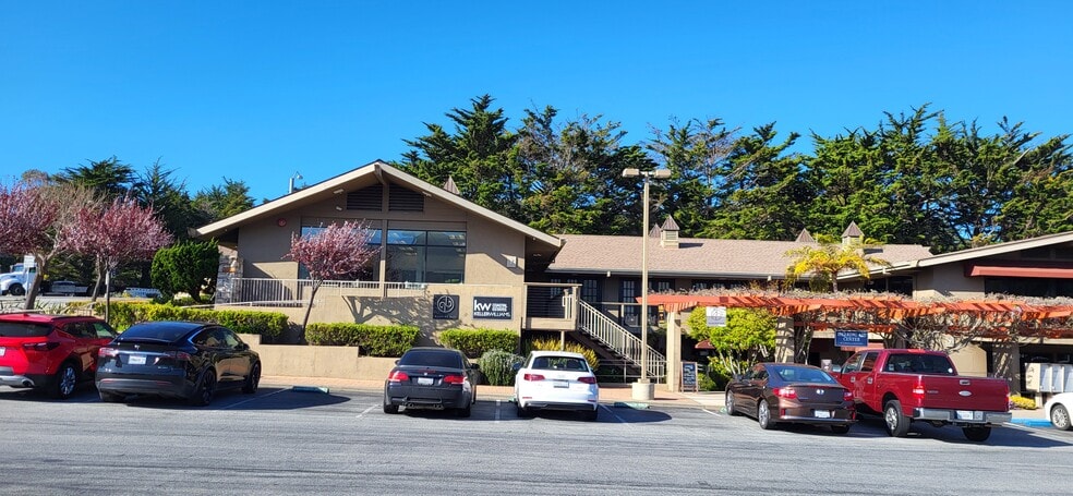 26135 Carmel Rancho Blvd, Carmel, CA à louer - Photo principale – Image 2 sur 5