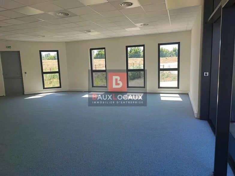 Local commercial dans Salon-de-Provence à louer - Photo intérieure – Image 2 sur 4