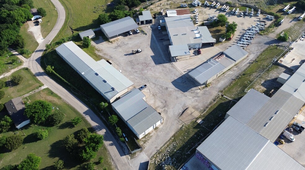 105 Sunset Acres Ct, Granbury, TX à louer - Photo de l’immeuble – Image 3 sur 19