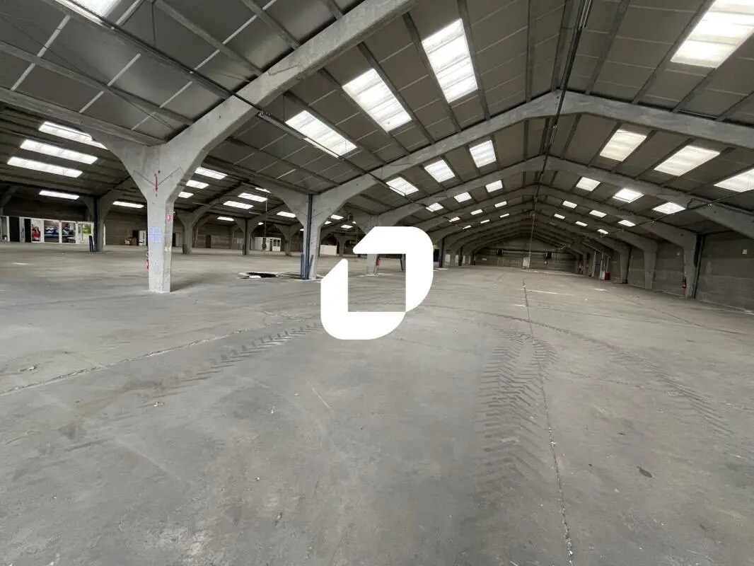 Bureau dans Avion à louer Photo de l’immeuble– Image 1 sur 16