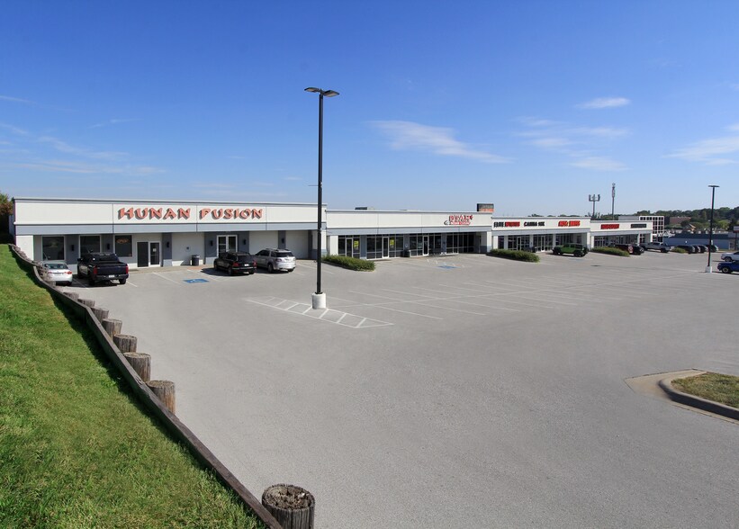 12990-13038 W Center Rd, Omaha, NE à louer - Photo de l’immeuble – Image 2 sur 5