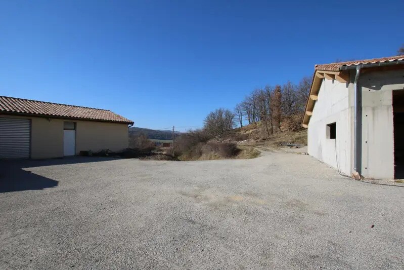 Industriel/Logistique dans Crupies à vendre - Photo de l’immeuble – Image 3 sur 7