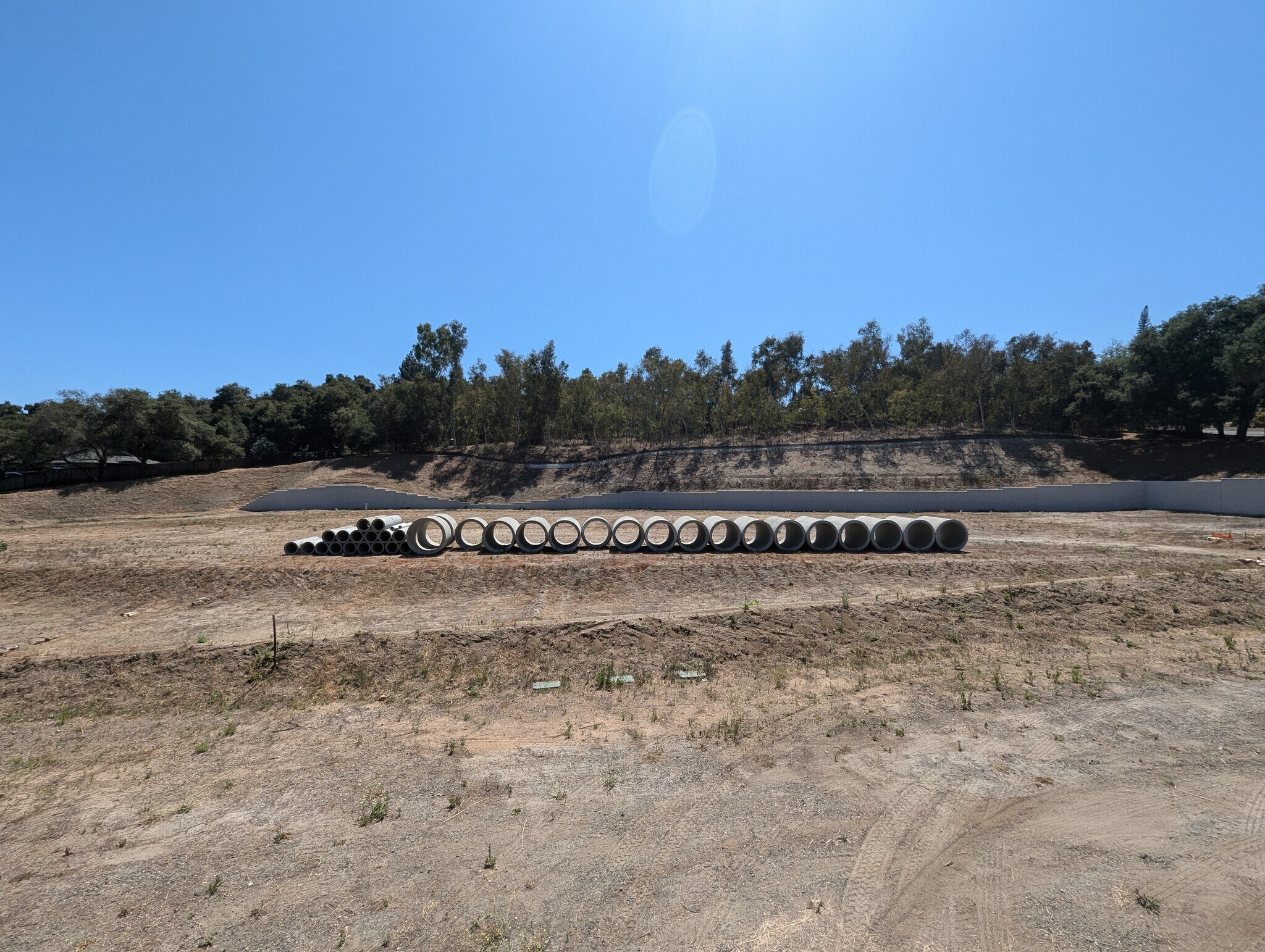 2715 S Mission Rd, Fallbrook, CA à vendre Photo de l’immeuble– Image 1 sur 7