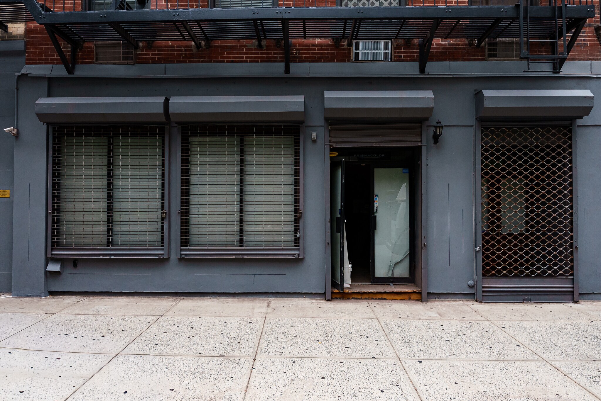 244-252 W 27th St, New York, NY à louer Photo de l’immeuble– Image 1 sur 5