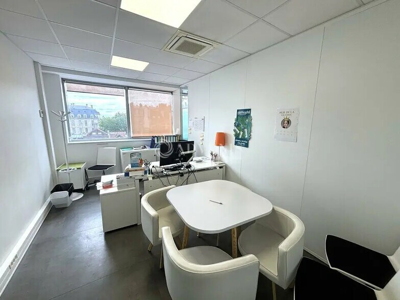 Bureau dans Vincennes à louer - Photo de l’immeuble – Image 2 sur 7