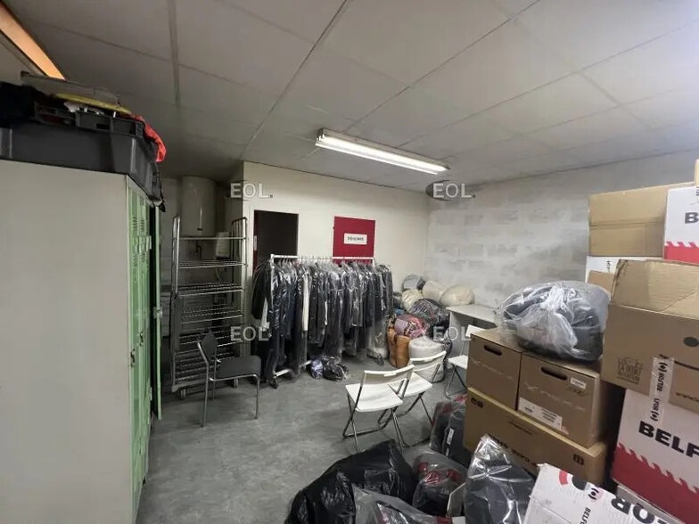 Local d’activités dans Vénissieux à louer - Photo intérieure – Image 3 sur 13