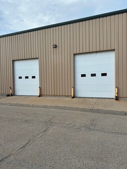 61 Airport Dr, Rochester, NH à louer - Photo de l’immeuble – Image 3 sur 14