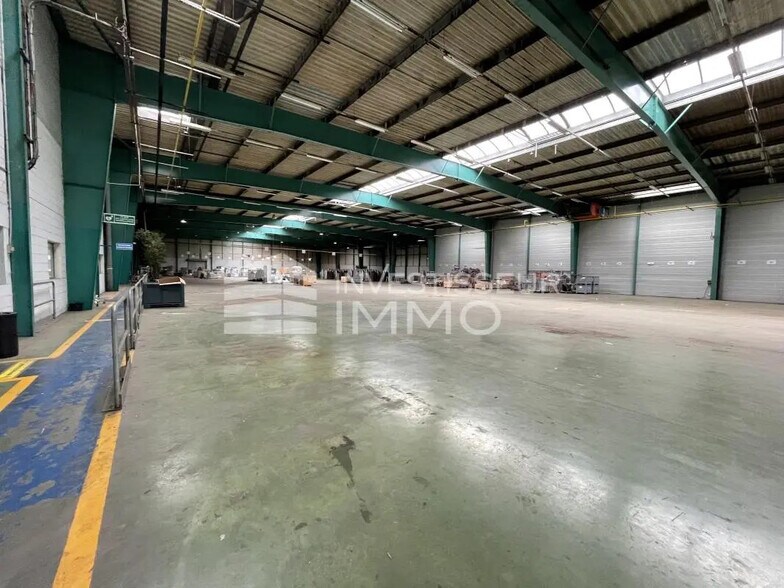 205 Rue De La Motte, Lieusaint à louer - Photo de l’immeuble – Image 2 sur 10