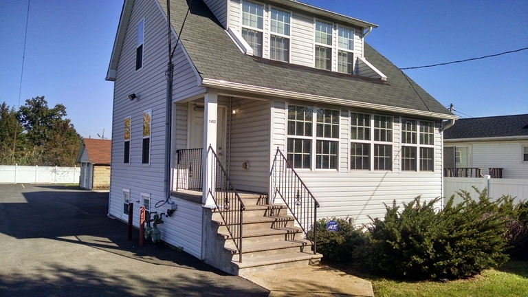 1462 Roosevelt Ave, Carteret, NJ à vendre - Photo de l’immeuble – Image 3 sur 3