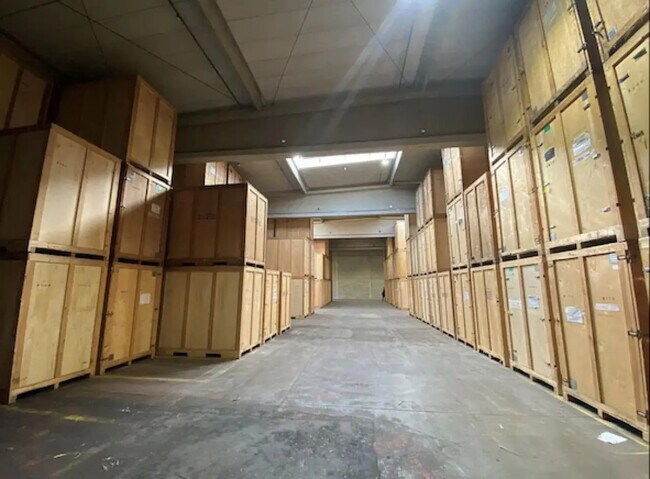 Plus de détails pour Bureau, Local d'activités à louer