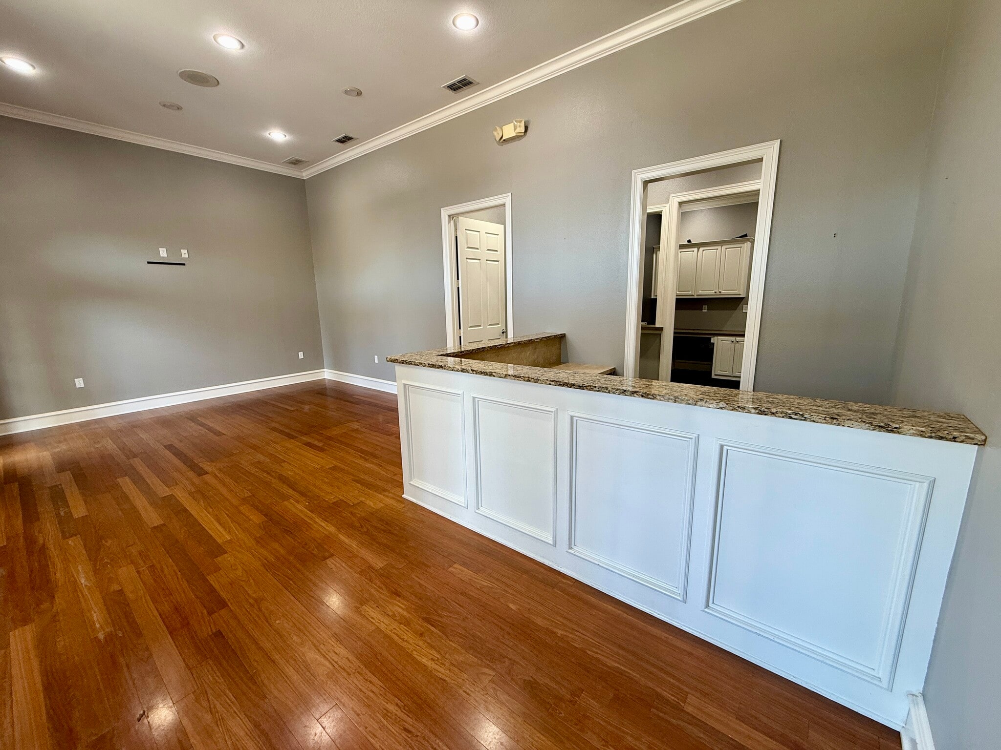 641 S Broadway Ave, Tyler, TX à louer Photo intérieure– Image 1 sur 10