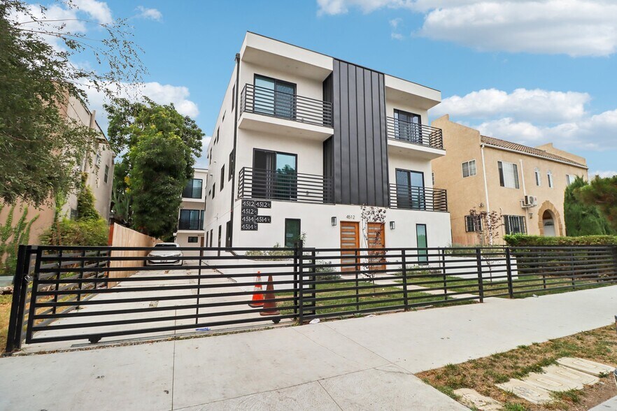 4512 St Elmo Dr, Los Angeles, CA à vendre - Photo principale – Image 1 sur 34