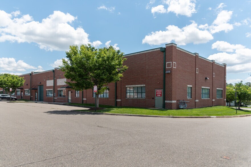 5901-5905 School Ave, Richmond, VA à louer - Photo de l’immeuble – Image 2 sur 5