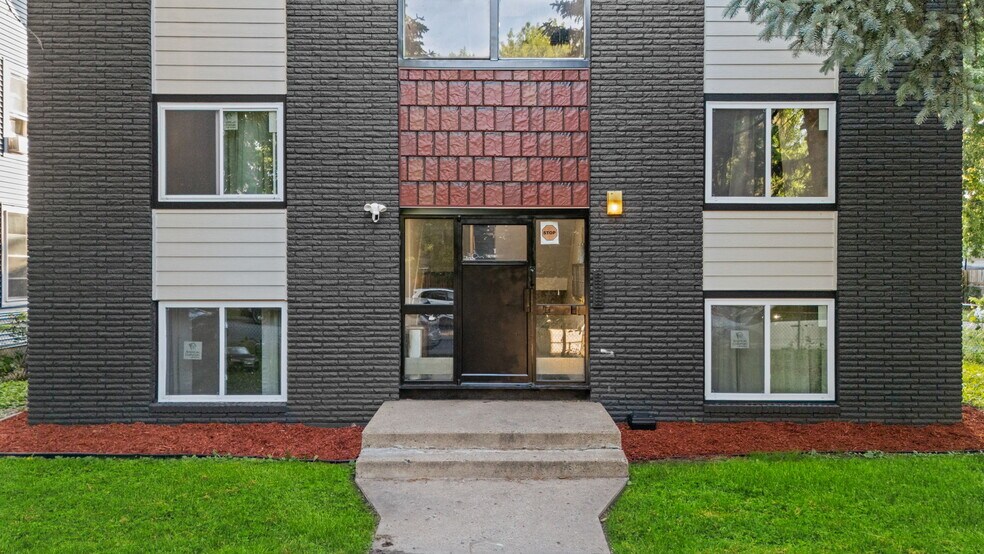2528 17th Ave S, Minneapolis, MN à vendre - Photo de l’immeuble – Image 2 sur 31