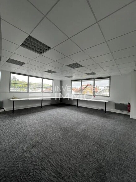 Bureau dans Arcueil à louer - Photo de l’immeuble – Image 1 sur 3