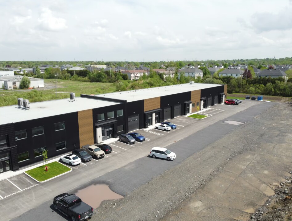 1054 Rue Du Parc-Industriel, Lévis, QC à vendre Photo principale– Image 1 sur 2