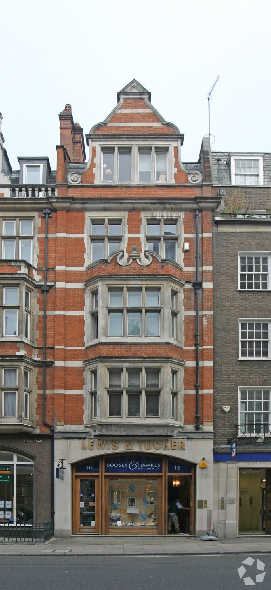16 Wigmore St, Londres à louer Photo principale– Image 1 sur 2