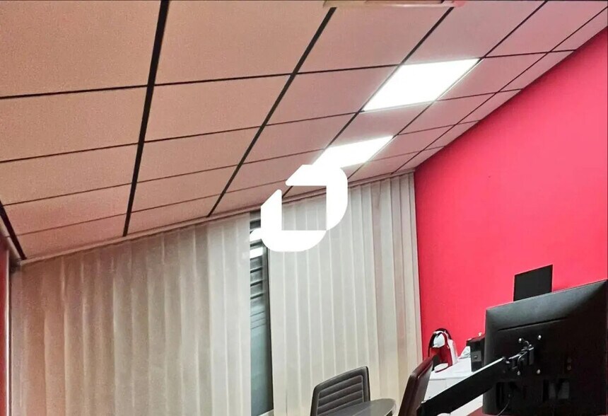 Bureau dans Grenoble à vendre - Photo de l’immeuble – Image 3 sur 7