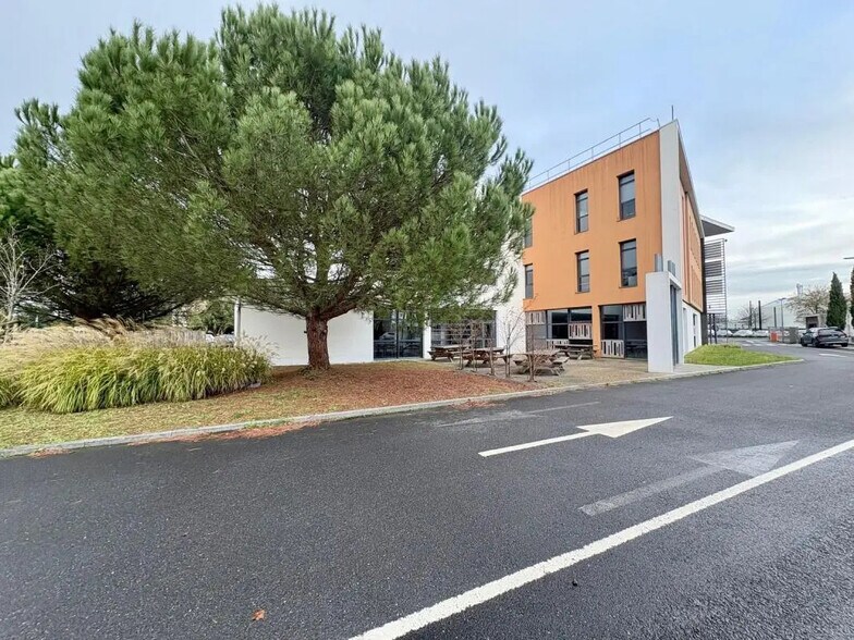 Bureau dans Nantes à louer - Photo de l’immeuble – Image 3 sur 25