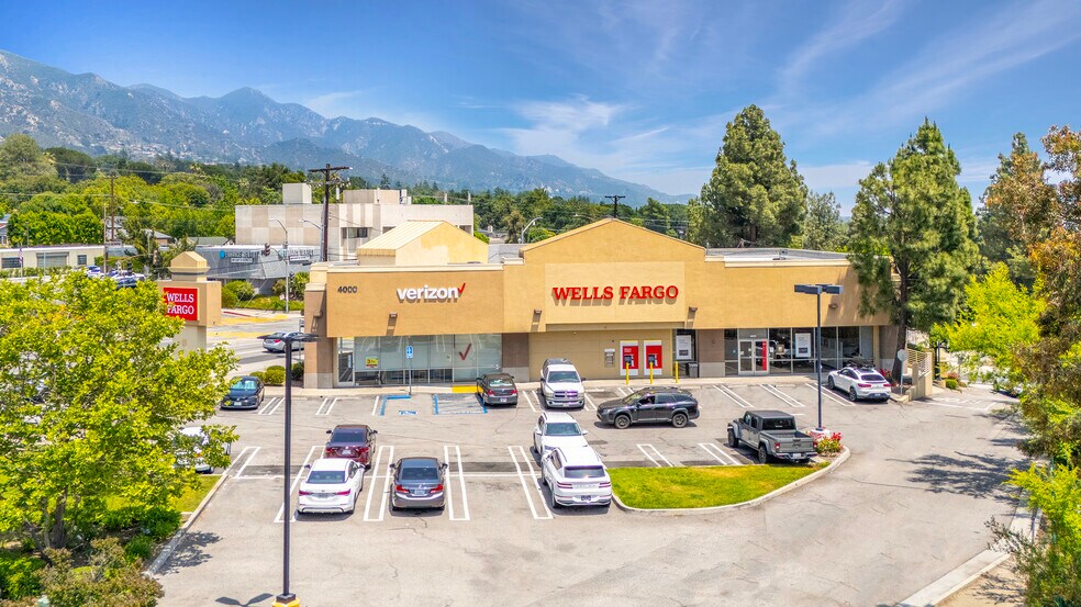 4000 Foothill Blvd, La Crescenta, CA à vendre - Photo de l’immeuble – Image 1 sur 4
