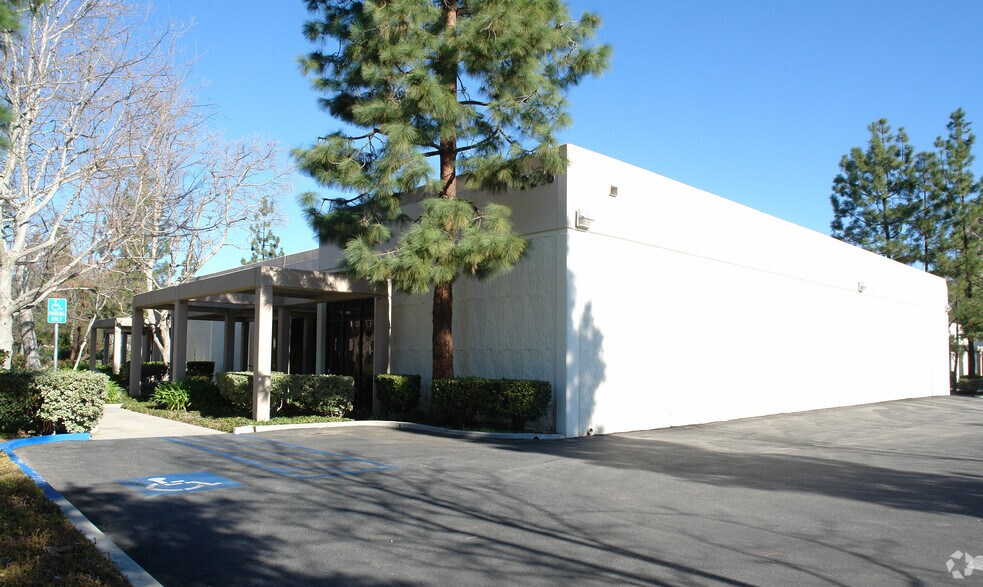 2248-2282 Townsgate Rd, Westlake Village, CA à louer - Photo de l’immeuble – Image 1 sur 3
