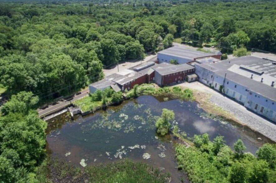 47 Elm St, Norton, MA à vendre - Photo de l’immeuble – Image 2 sur 2